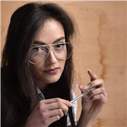 Insegnante di inglese laureata in Mediazione linguistica con forti doti comunicative linguistiche. Conoscenza di tre lingue straniere e ripetizioni delle stesse: inglese, francese e spagnolo